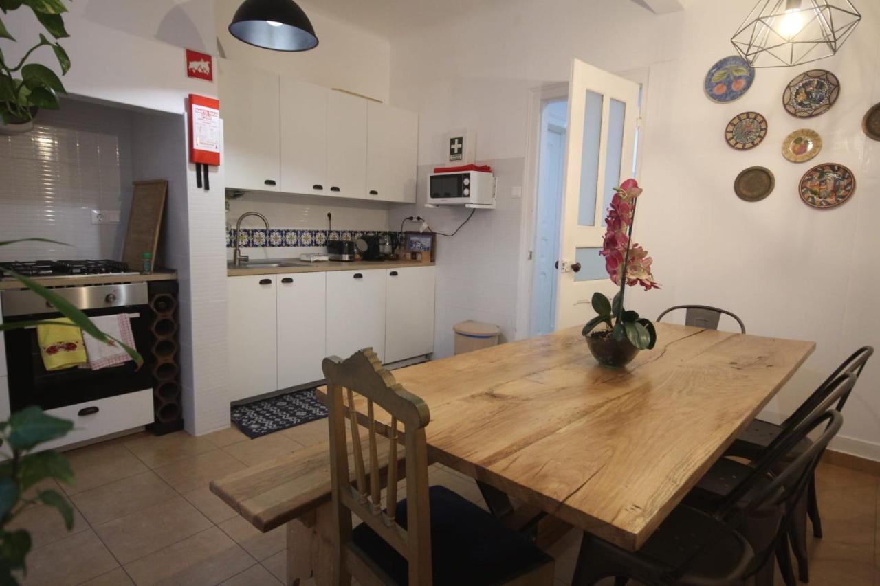 Ocean M1 R4 - Large Double Room With Shared Bathroom In City Center 리스본 외부 사진