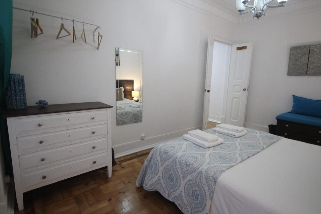 Ocean M1 R4 - Large Double Room With Shared Bathroom In City Center 리스본 외부 사진