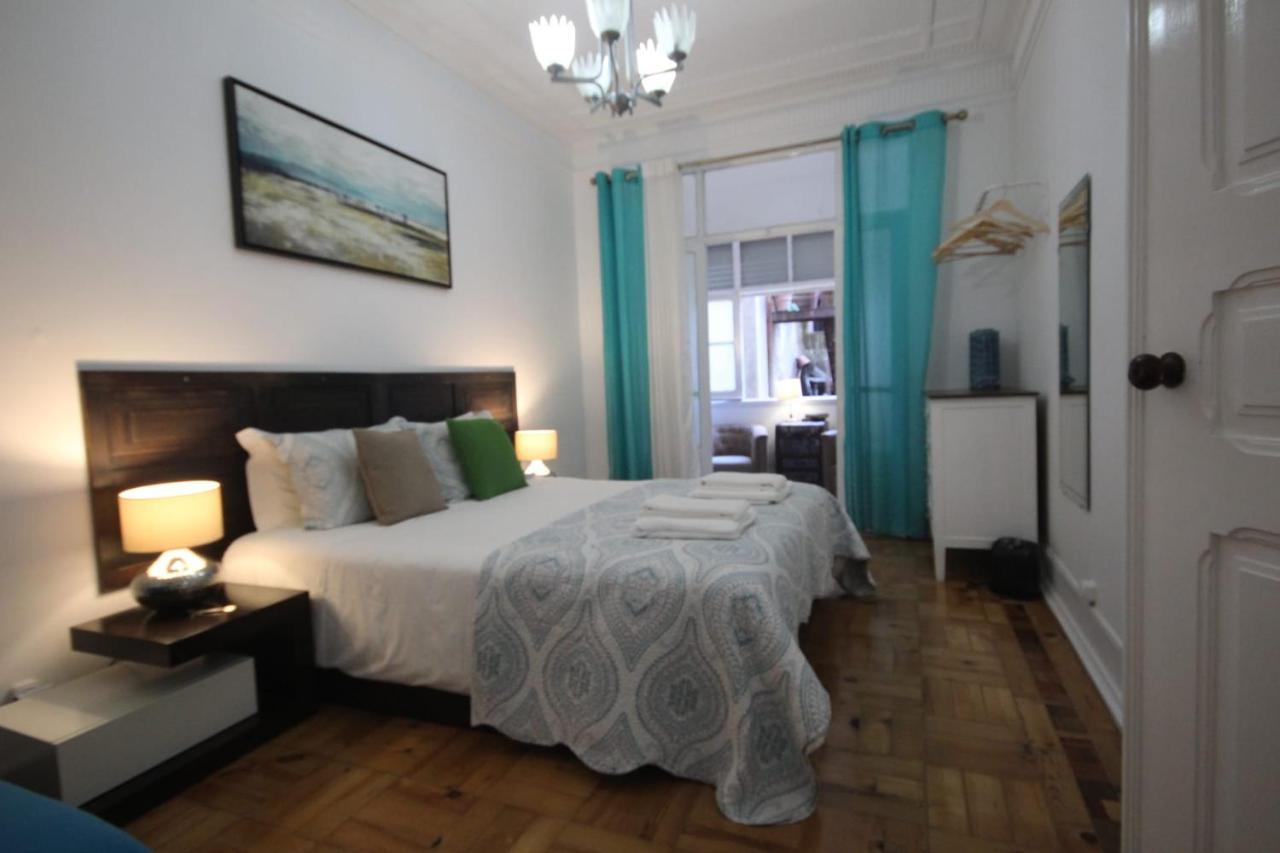 Ocean M1 R4 - Large Double Room With Shared Bathroom In City Center 리스본 외부 사진